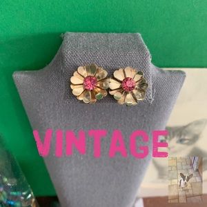 Vintage Nemo gold tone screw back floral earrings